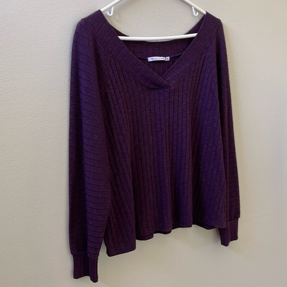 Michael Stars, Long Sleeve Women's V-neck Purple & Black Pullover Sweater - Picture 3 of 9